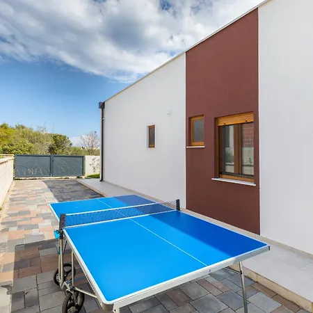 Holiday home Strandnahe Grofica Mit Whirlpool Und Grill Pula