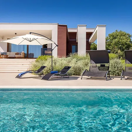 Strandnahe Grofica Mit Whirlpool Und Grill Holiday home